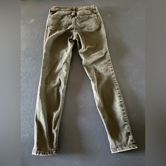 ‼️Mix and Match 3 items for $5‼️ Old Navy Skinny Black Jeans Size 4 - Picture 2 of 3
